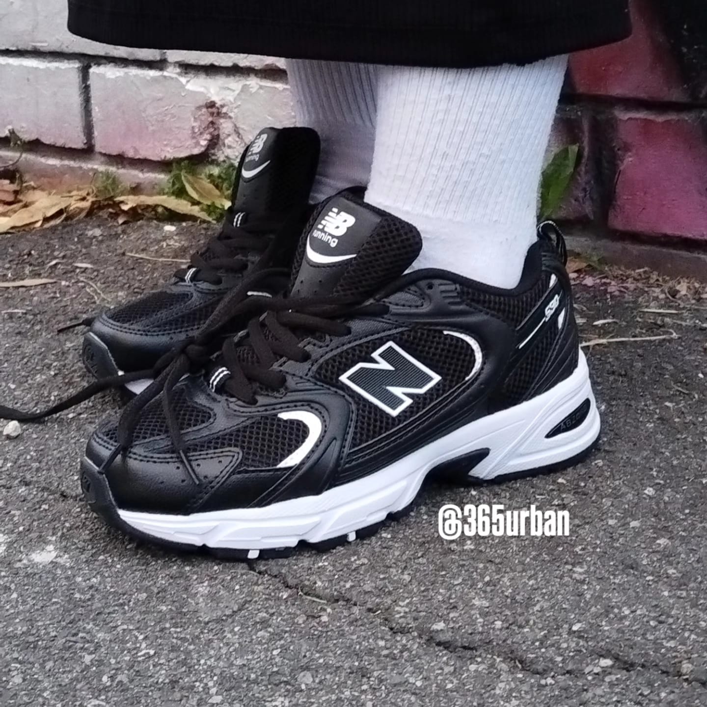 NEW BALANCE 530 NEGRA