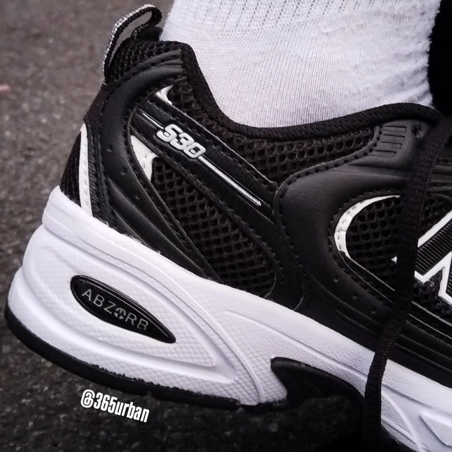 NEW BALANCE 530 NEGRA