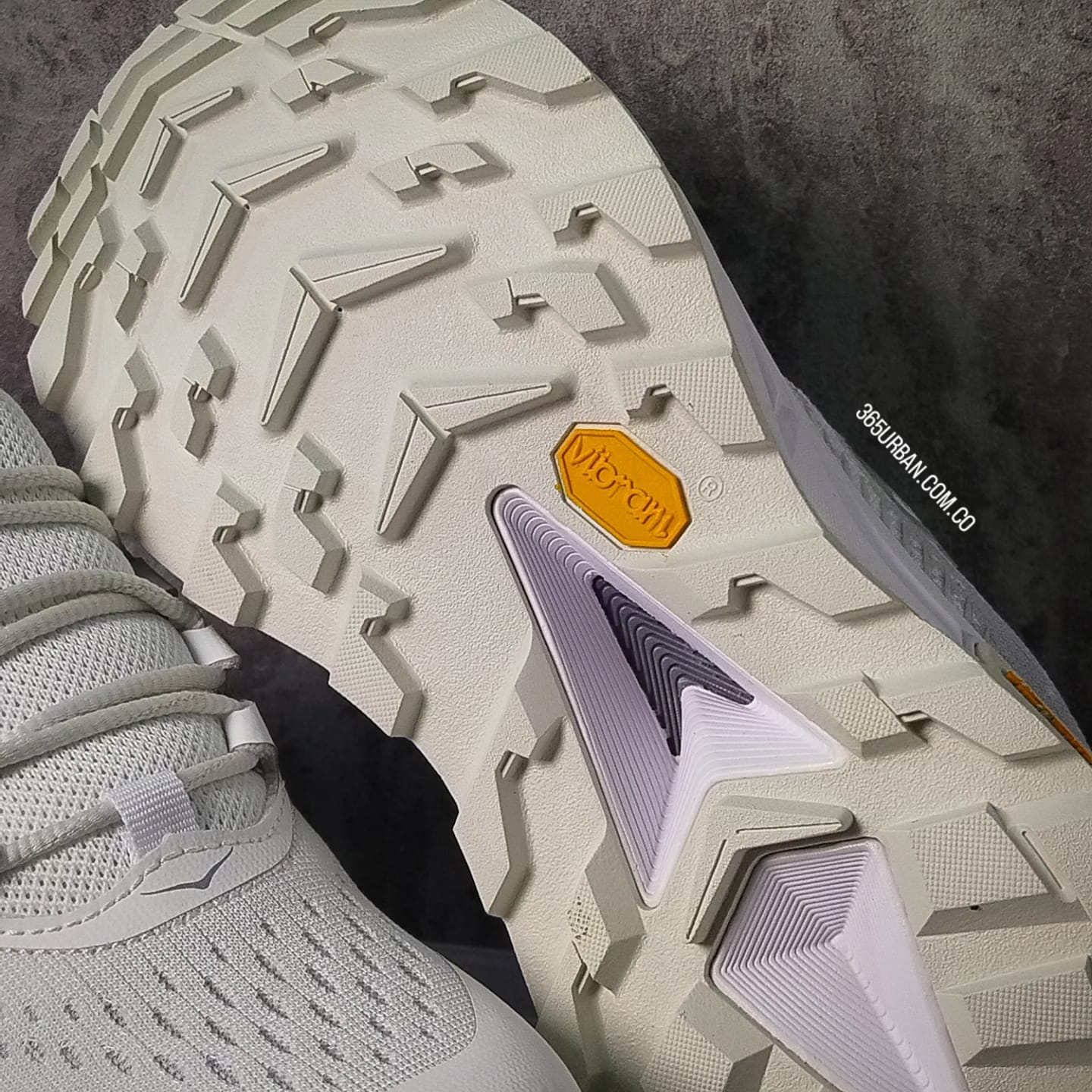 HOKA SKYLINE FLOAT