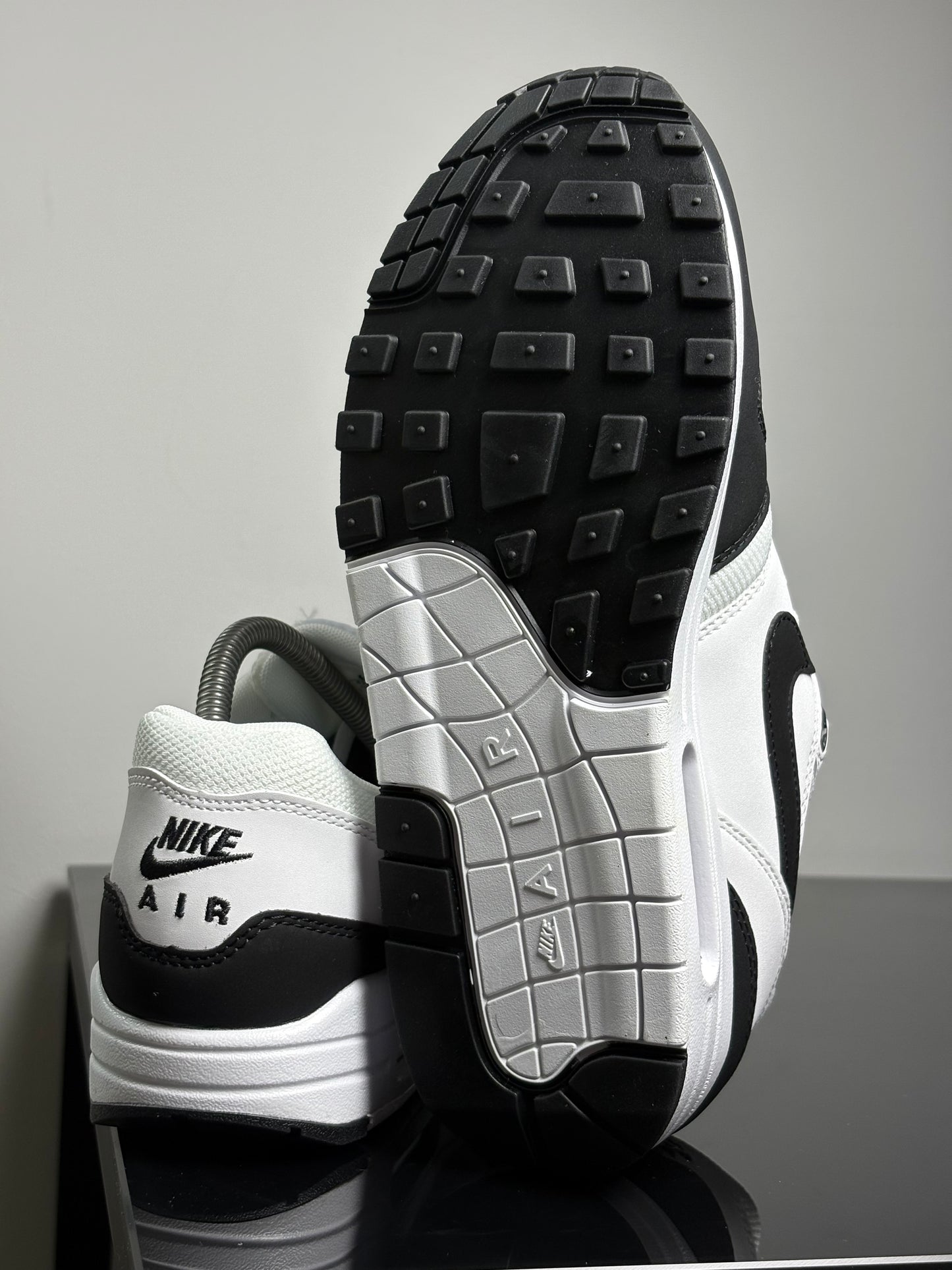 NIKE AIR MAX 1 PANDA