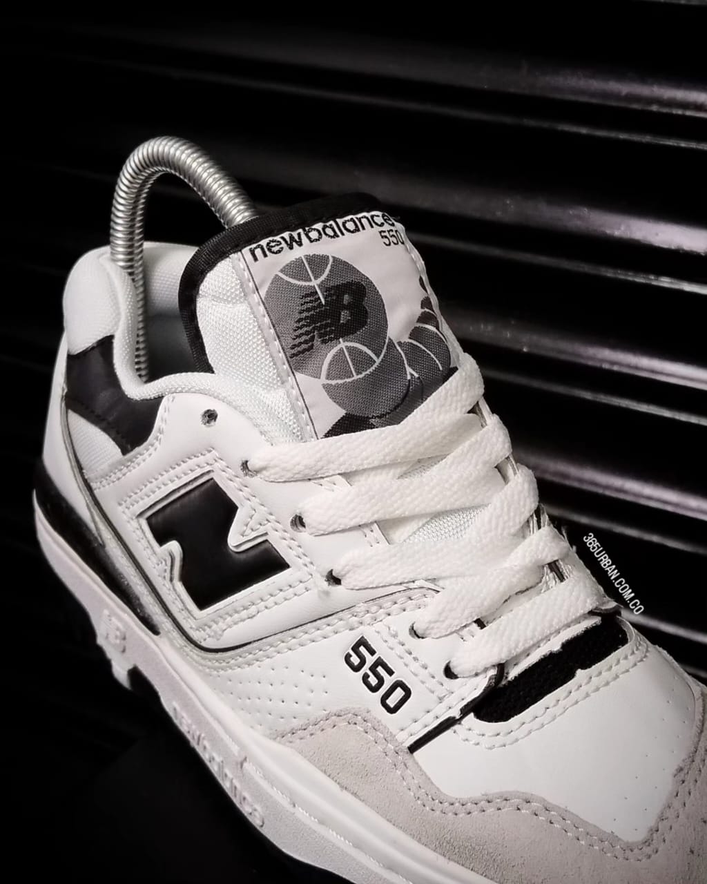 NEW BALANCE 550
