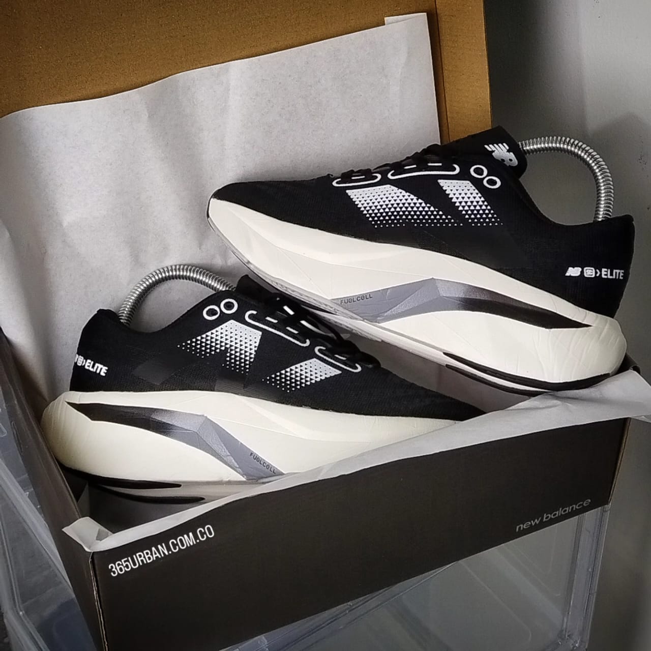 NEW BALANCE ELITE V4