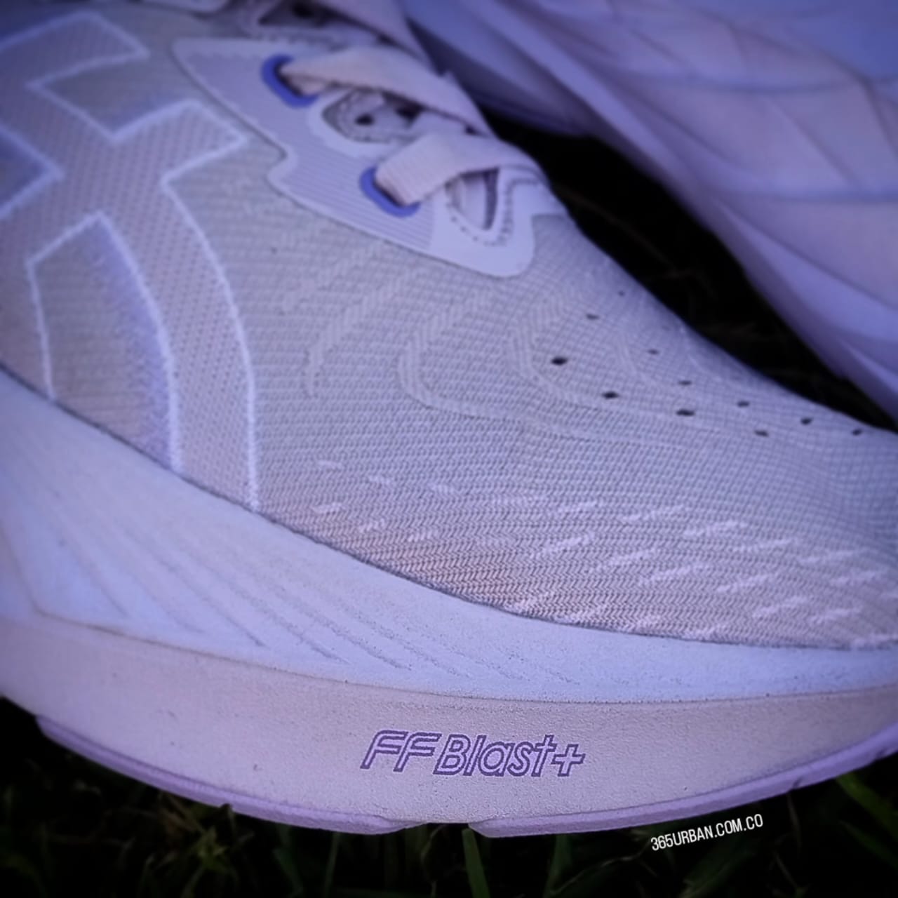 ASICS NOVABLAST 4