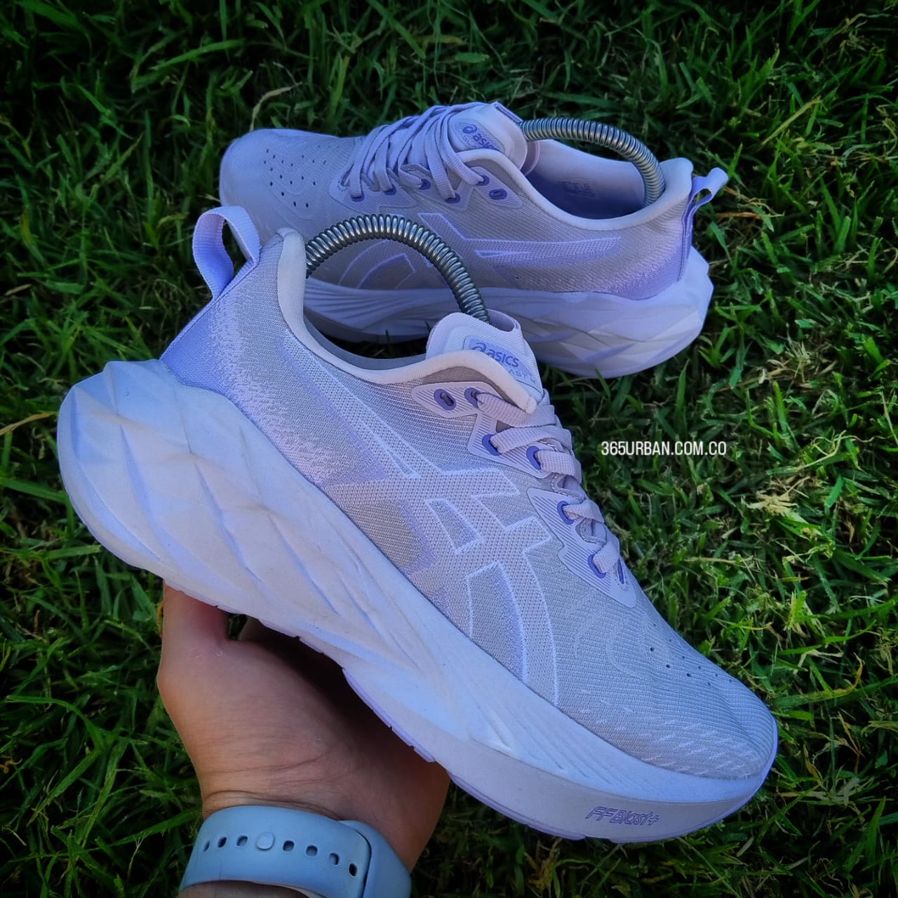 ASICS NOVABLAST 4