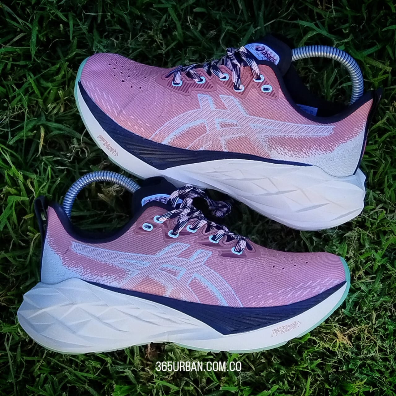 ASICS NOVABLAST 4