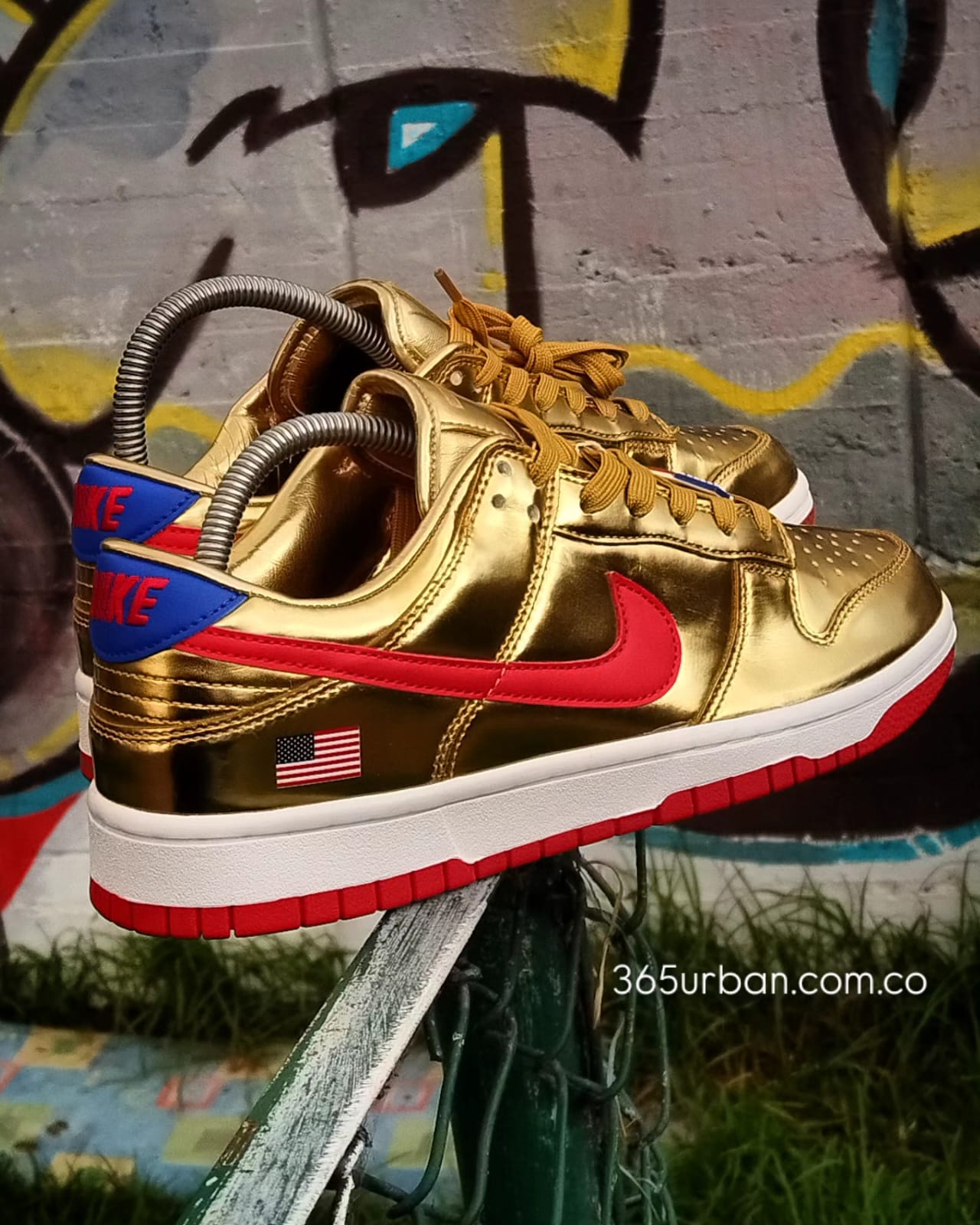 NIKE SB TRUMP