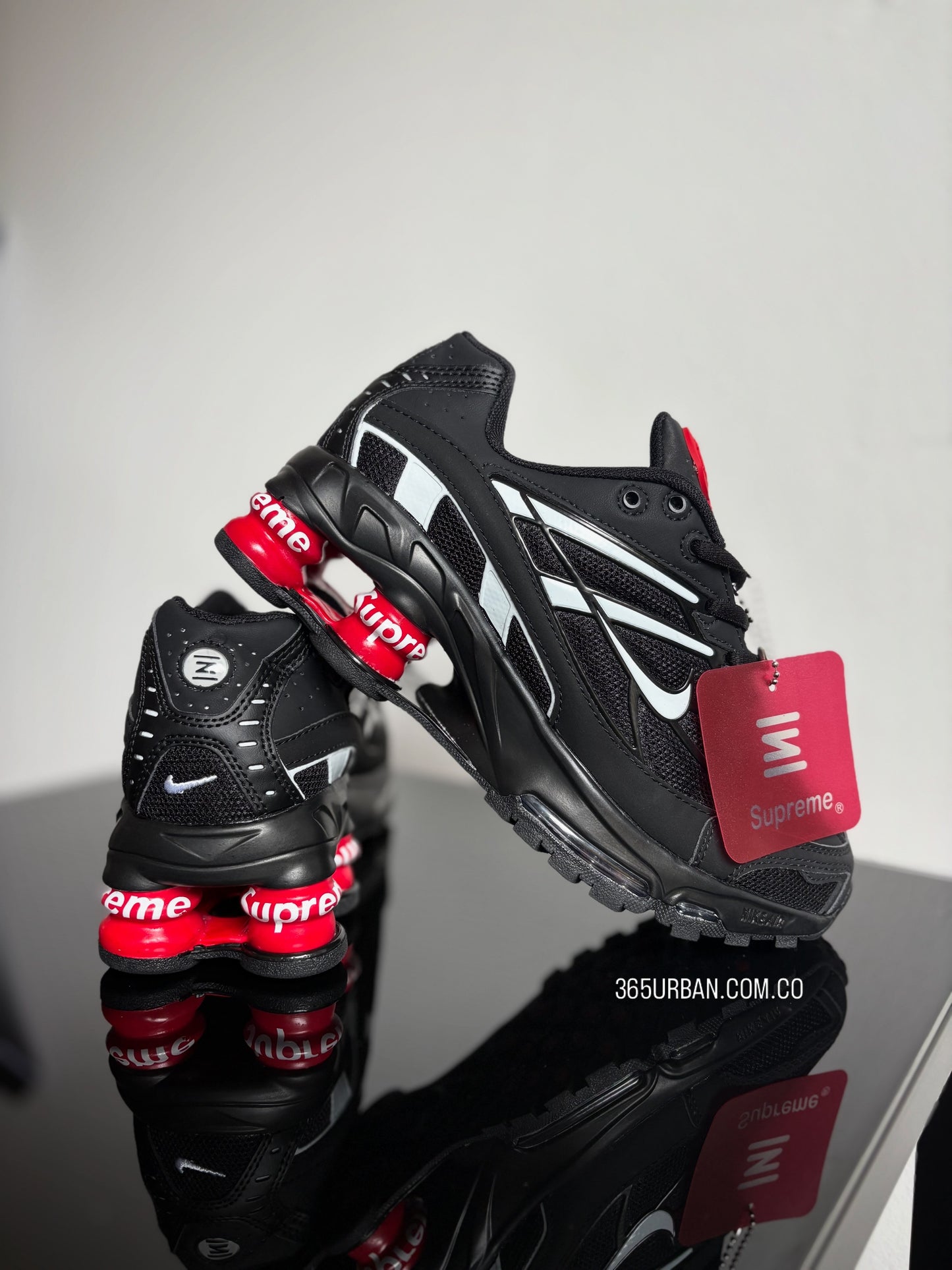NIKE SHOX SUPREME NEGRO/ROJO