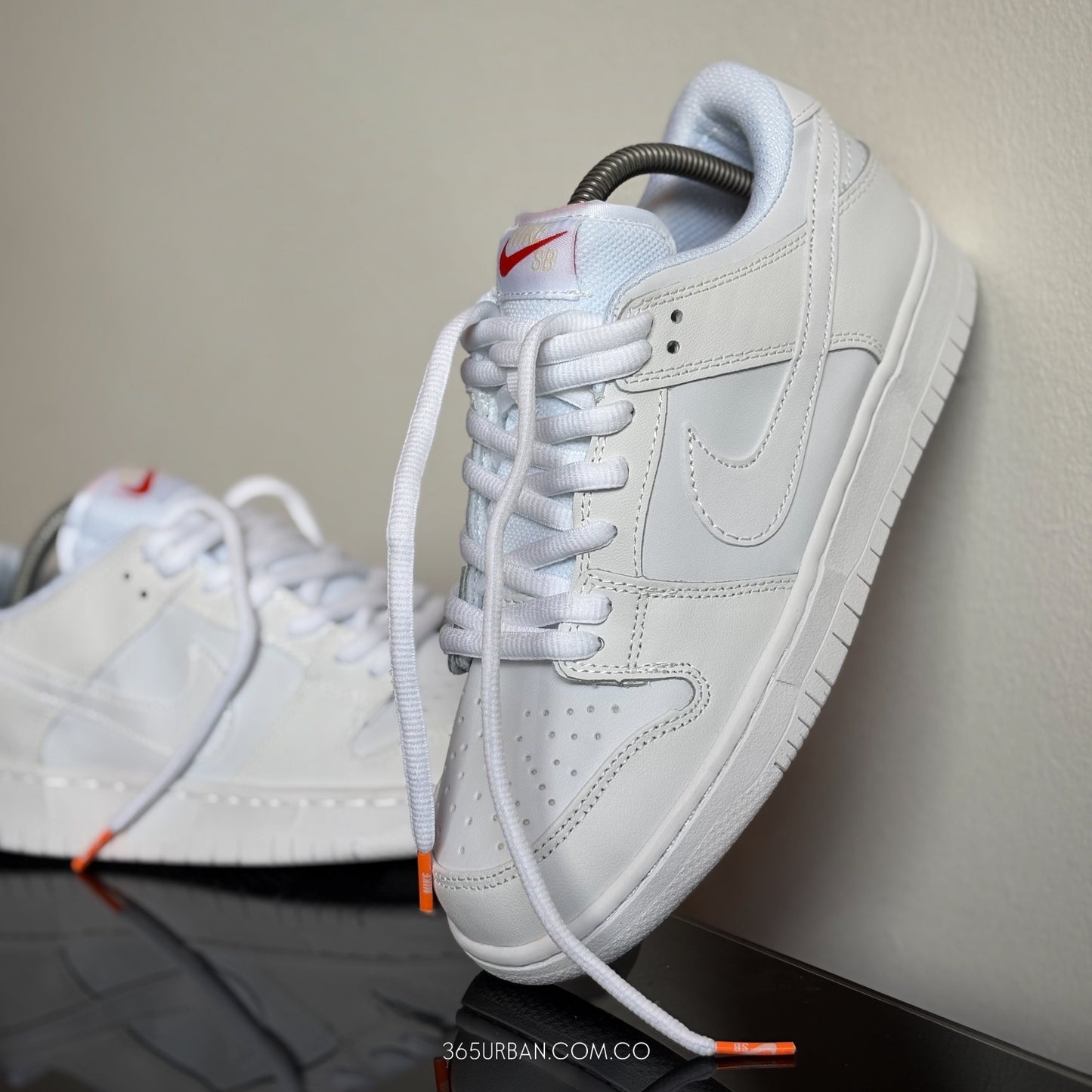 NIKE SB DUNK LOW TRIPLE WHITE