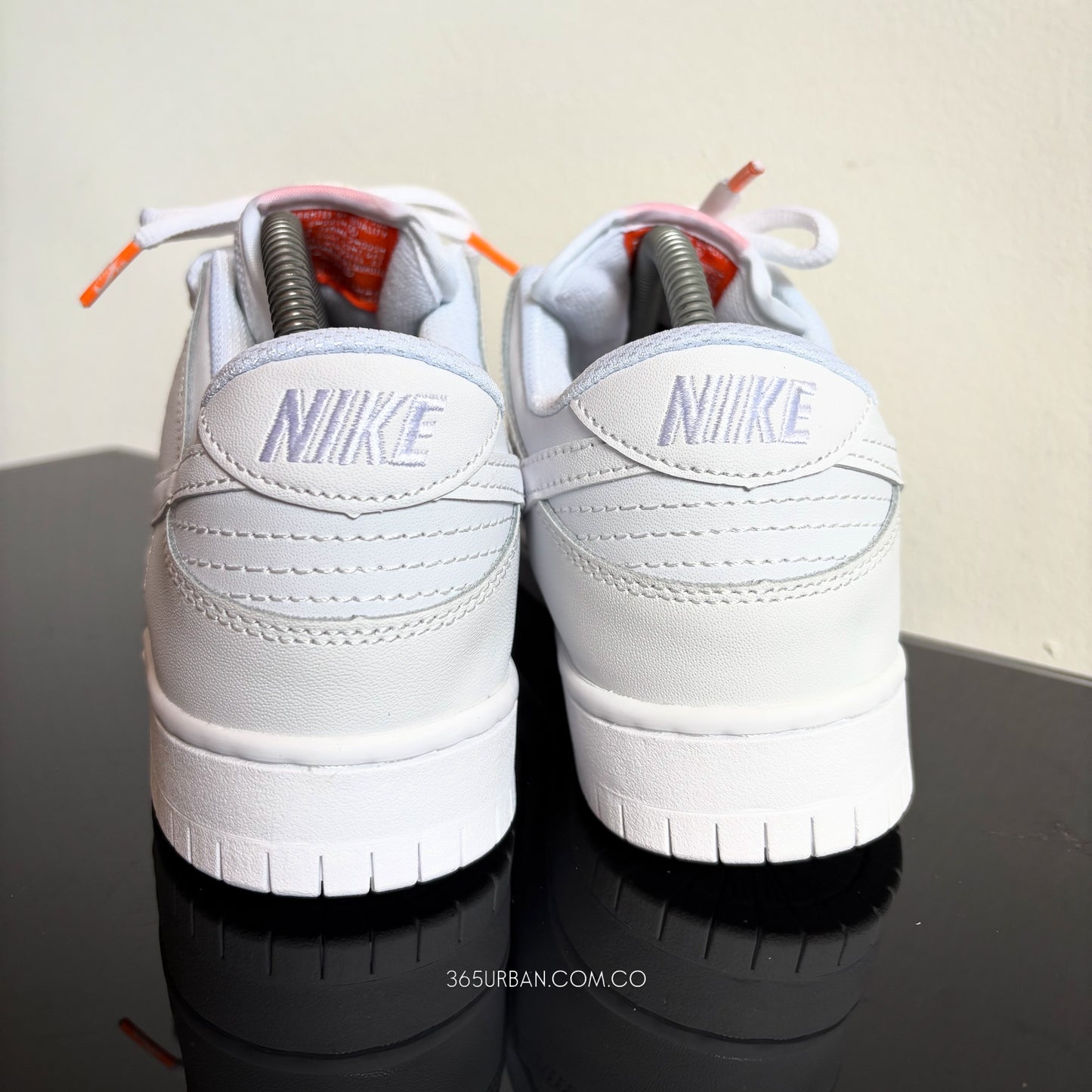 NIKE SB DUNK LOW TRIPLE WHITE