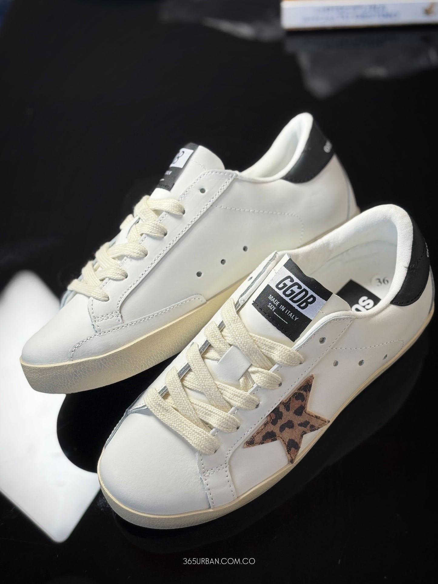 GOLDEN GOOSE SUPER STAR