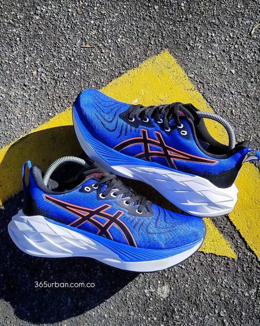 ASICS NOVABLAST 4