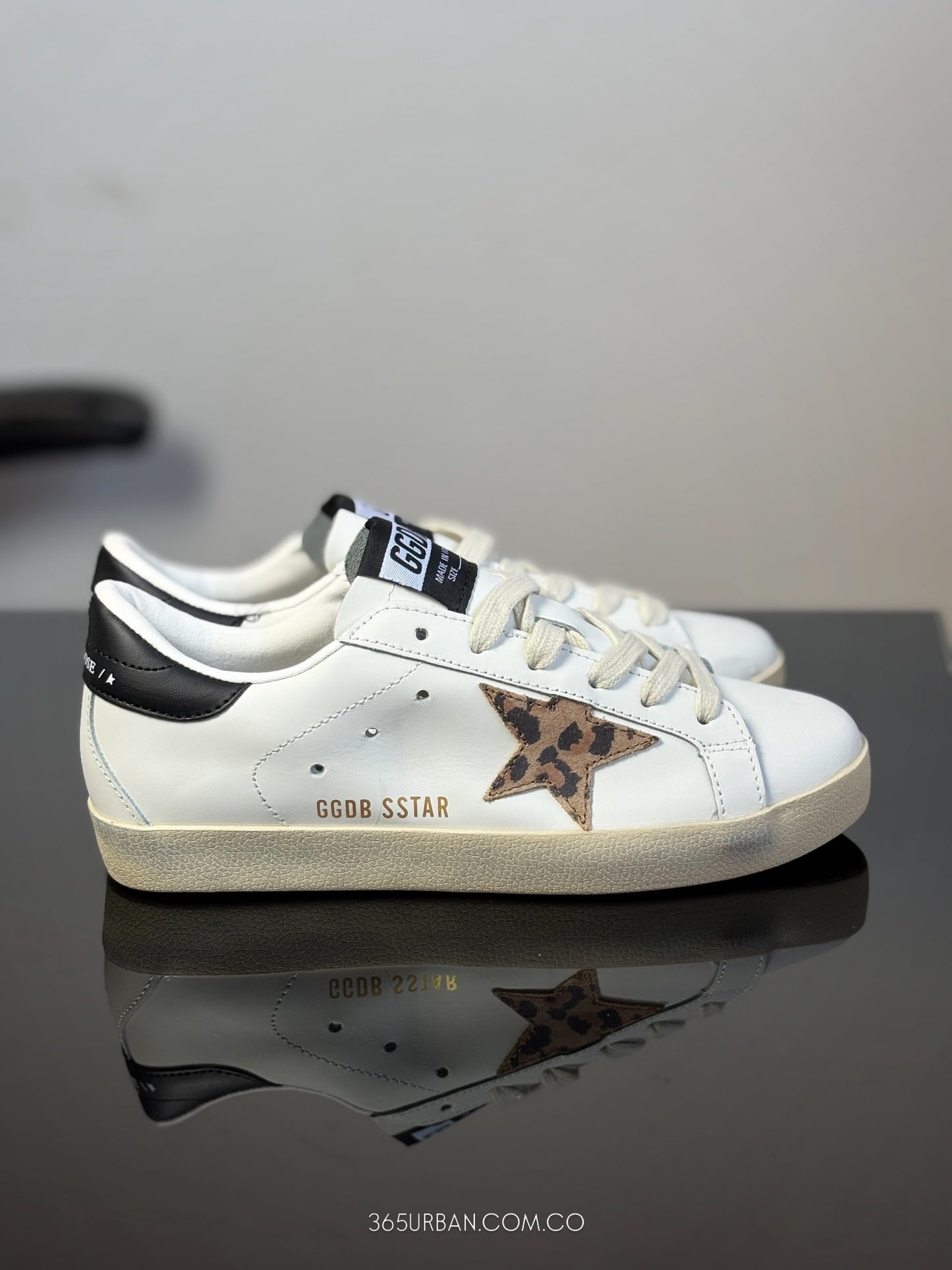 GOLDEN GOOSE SUPER STAR