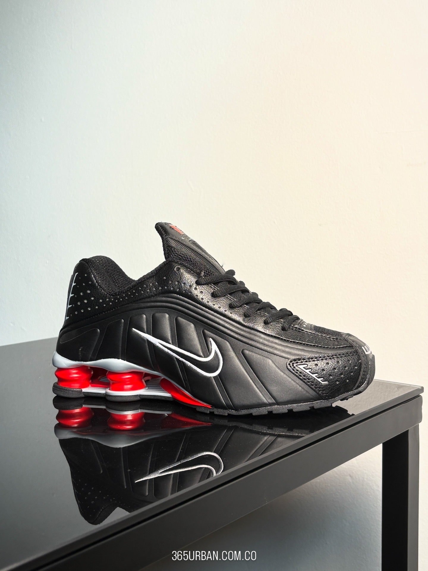 NIKE SHOX R4 NEGRO-ROJO