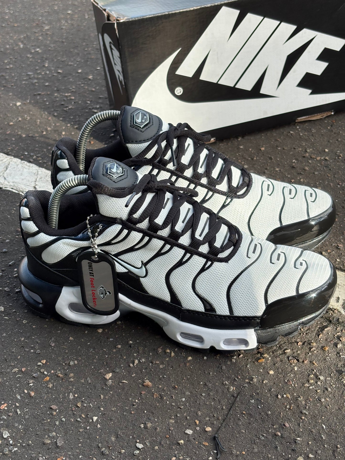 NIKE AIR MAX TN ZEBRA