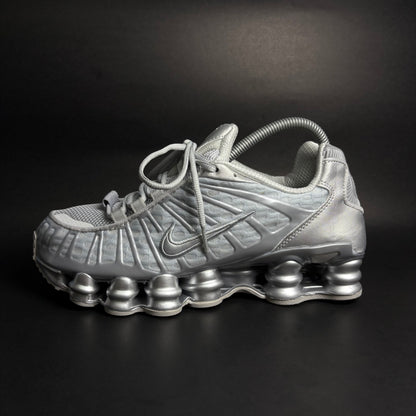 NIKE SHOX TL GRIS PLATA