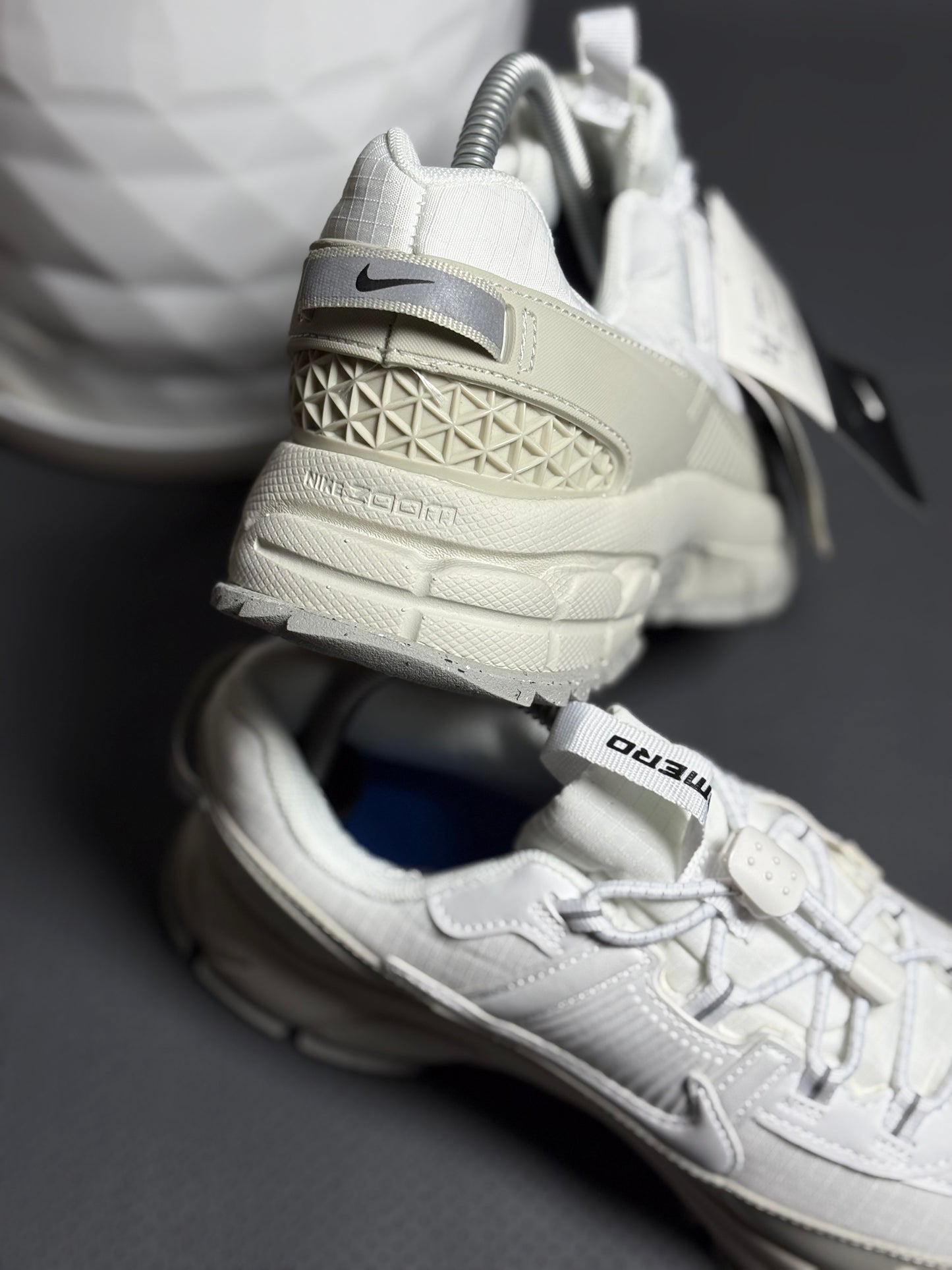 NIKE ZOOM VOMERO 5 ROAM BLANCO