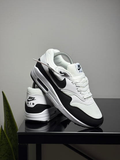 NIKE AIR MAX 1 PANDA
