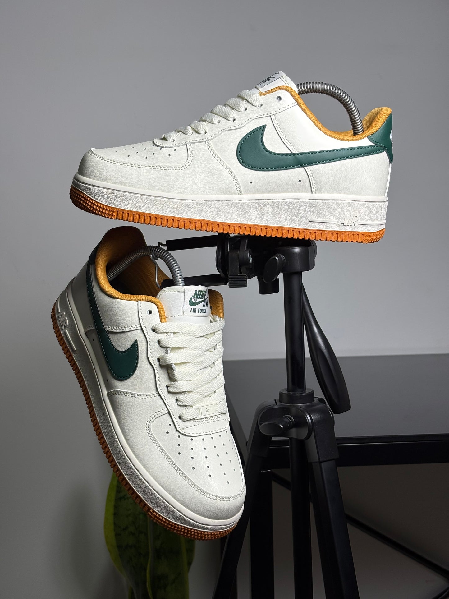 NIKE AIR FORCE ONE CREAM GREEN