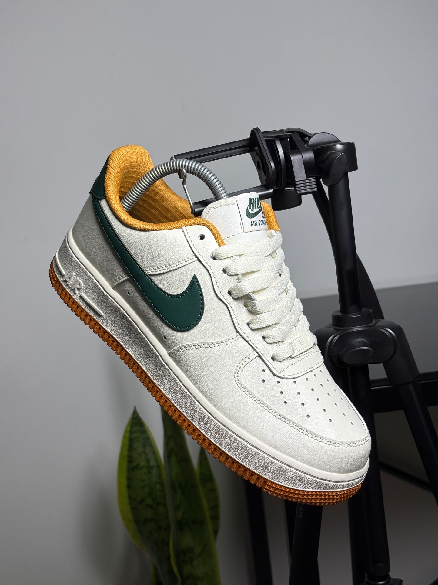 NIKE AIR FORCE ONE CREAM GREEN