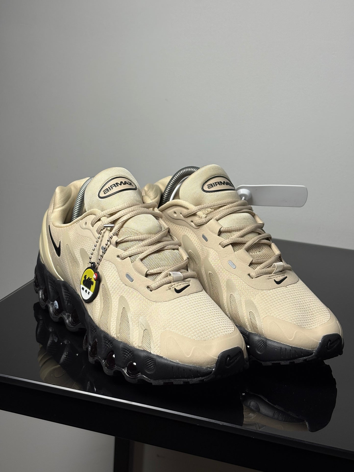 NIKE AIR MAX DN CREAM