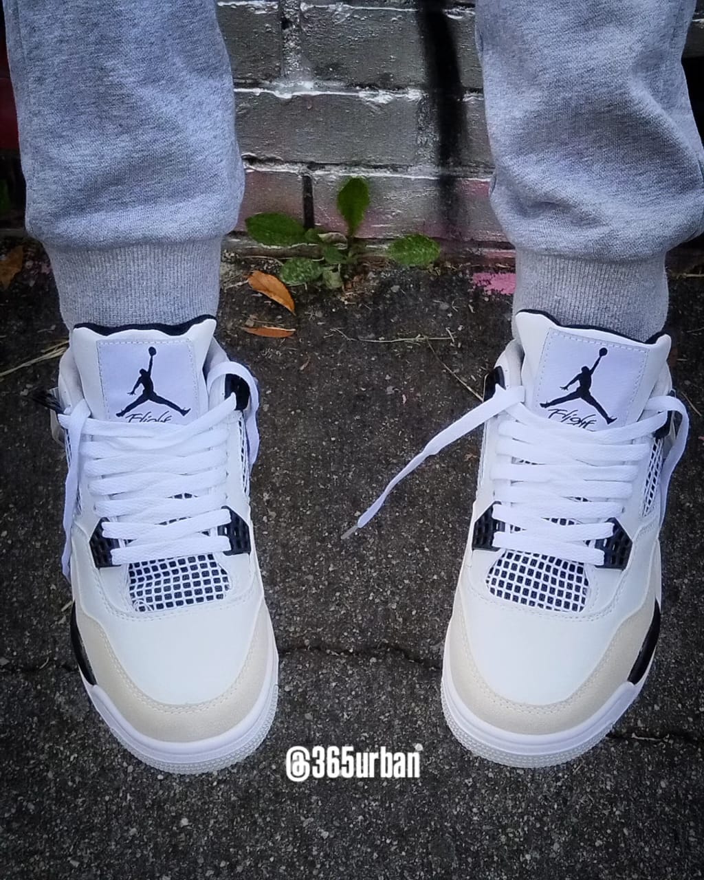 AIR JORDAN 4 RETRO "MILITARY BLACK"