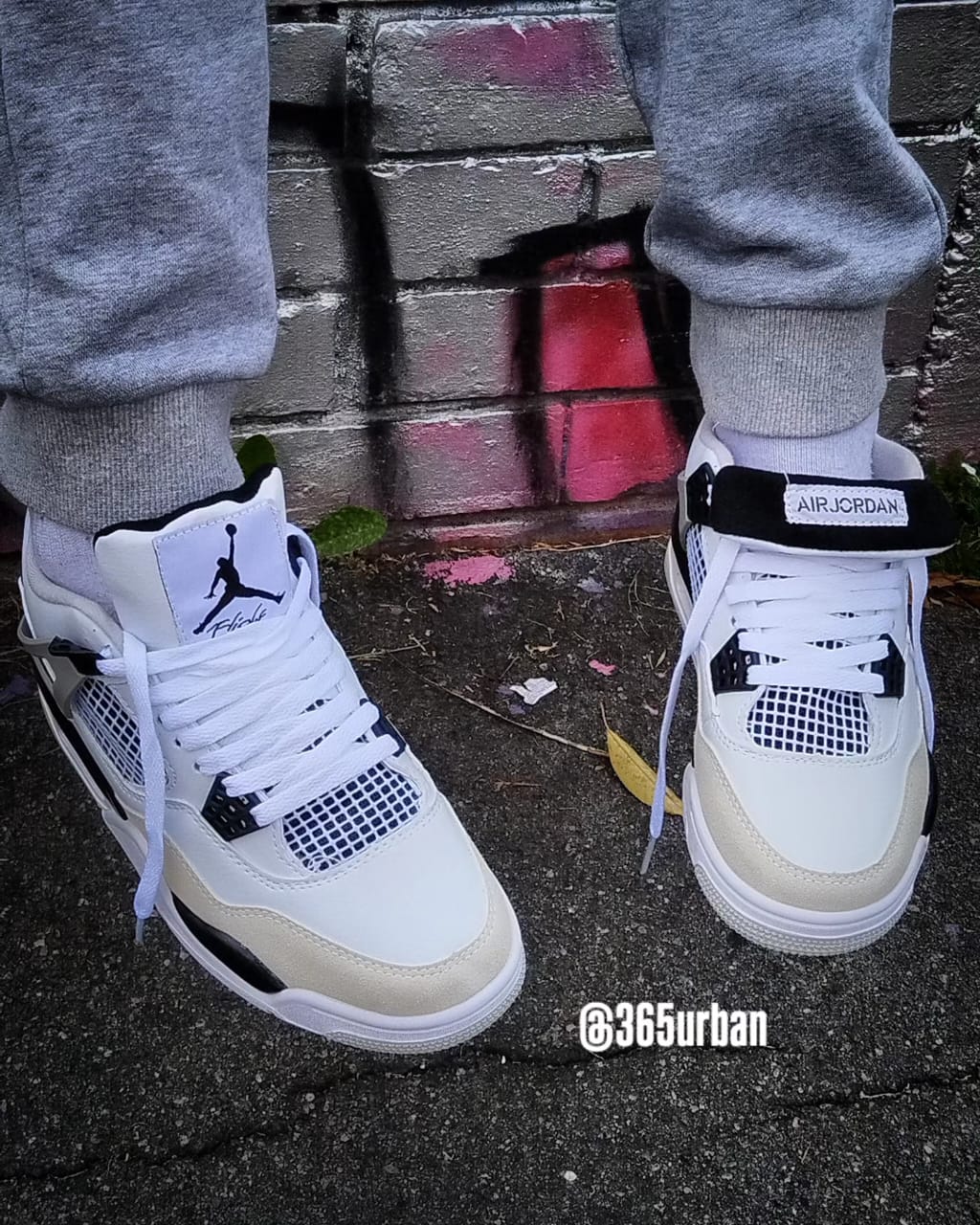 AIR JORDAN 4 RETRO "MILITARY BLACK"